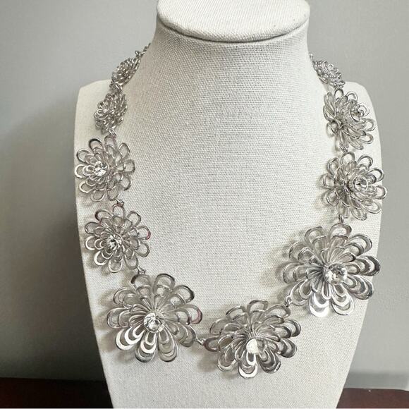 Kate Spade Silver Necklace Oops A Daisy Flower Rhinestone Statement Jewelry - Picture 9 of 10